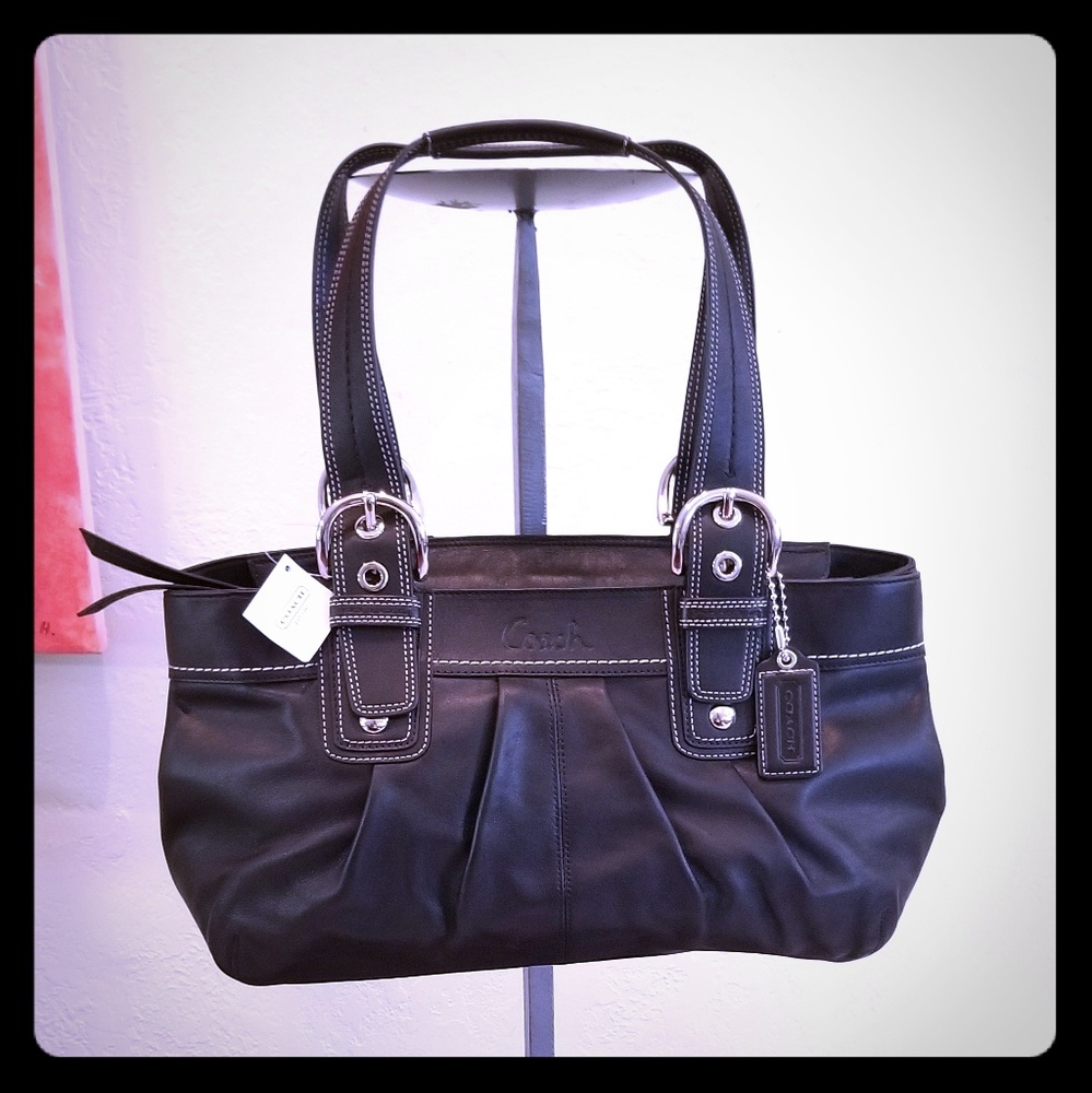 AUTHENTIC COACH LEATHER HANDBAG